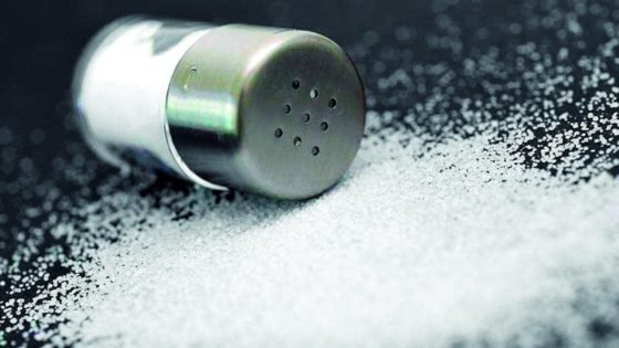 الملح عدو “خفي” لمرضى الضغط والقلب.. إليك الحدود الآمنة – الخليجي نت