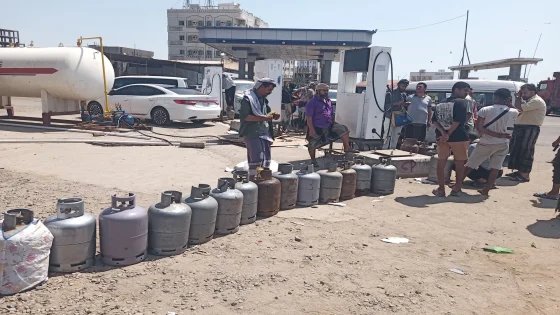عدن.. طوابير لا تنتهي ورحلة شاقة خلف أسطوانة الغاز – الخليجي نت