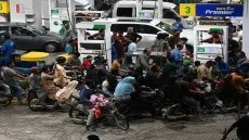 حظر سفر مسؤولين وعمل عن بعد.. دول تتقشف لمواجهة تداعيات الحرب – الخليجي نت