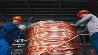 تفاؤل بالتهدئة وضعف الدولار يرفعان النحاس لأعلى سعر منذ أسابيع		 – الخليجي نت