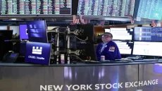 هدنة اللحظة الأخيرة تشعل الأسواق.. وول ستريت وأوروبا تقفزان والنفط يتراجع – الخليجي نت