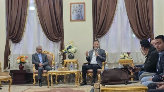 وزير الاتصالات: لا نؤيد الحجب التام.. وشريحة الأطفال تحمي الصغار – الخليجي نت