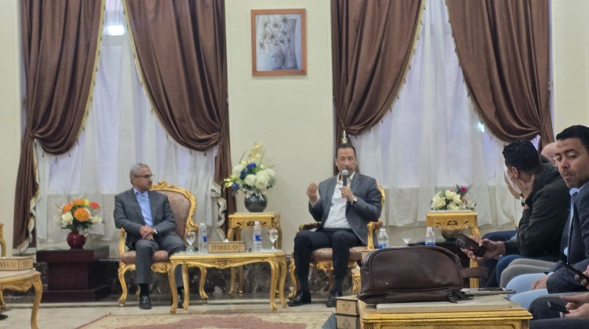 وزير الاتصالات: لا نؤيد الحجب التام.. وشريحة الأطفال تحمي الصغار – الخليجي نت