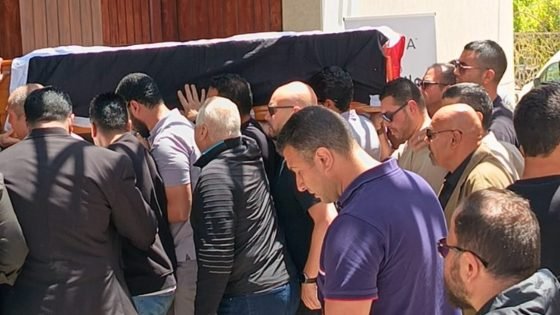 ملفوف بعلم مصر.. وصول جثمان هاني شاكر لمسجد "أبو شقة" للصلاة عليه (فيديو) – الخليجي نت
