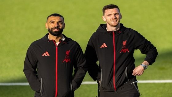 فان دايك يوجه رسالة مؤثرة لمحمد صلاح وروبرتسون قبل الوداع – الخليجي نت