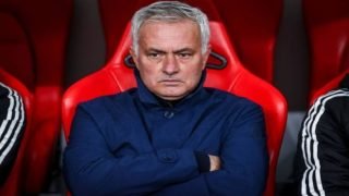 مورينيو يضع 10 شروط للموافقة على العودة لتدريب ريال مدريد
                         – الخليجي نت
