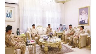 رئيس الأركان: توسيع آفاق التعاون العسكري وتبادل الخبرات مع القوات المسلحة الأردنية		 – الخليجي نت