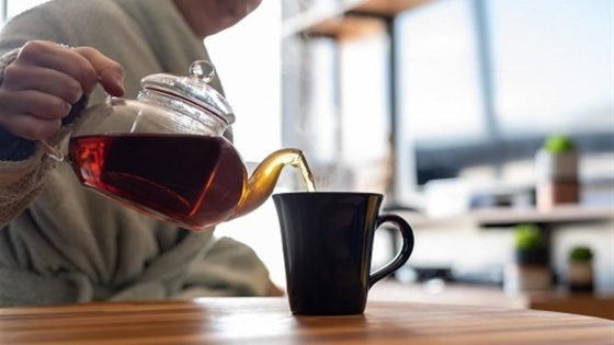 لماذا يفضل البعض تناول الشاي في الحر؟.. دراسات توضح فوائده – الخليجي نت