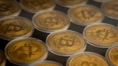 انهيار عملة ترمب الرقمية وخسارة 3.8 مليار دولار – الخليجي نت
